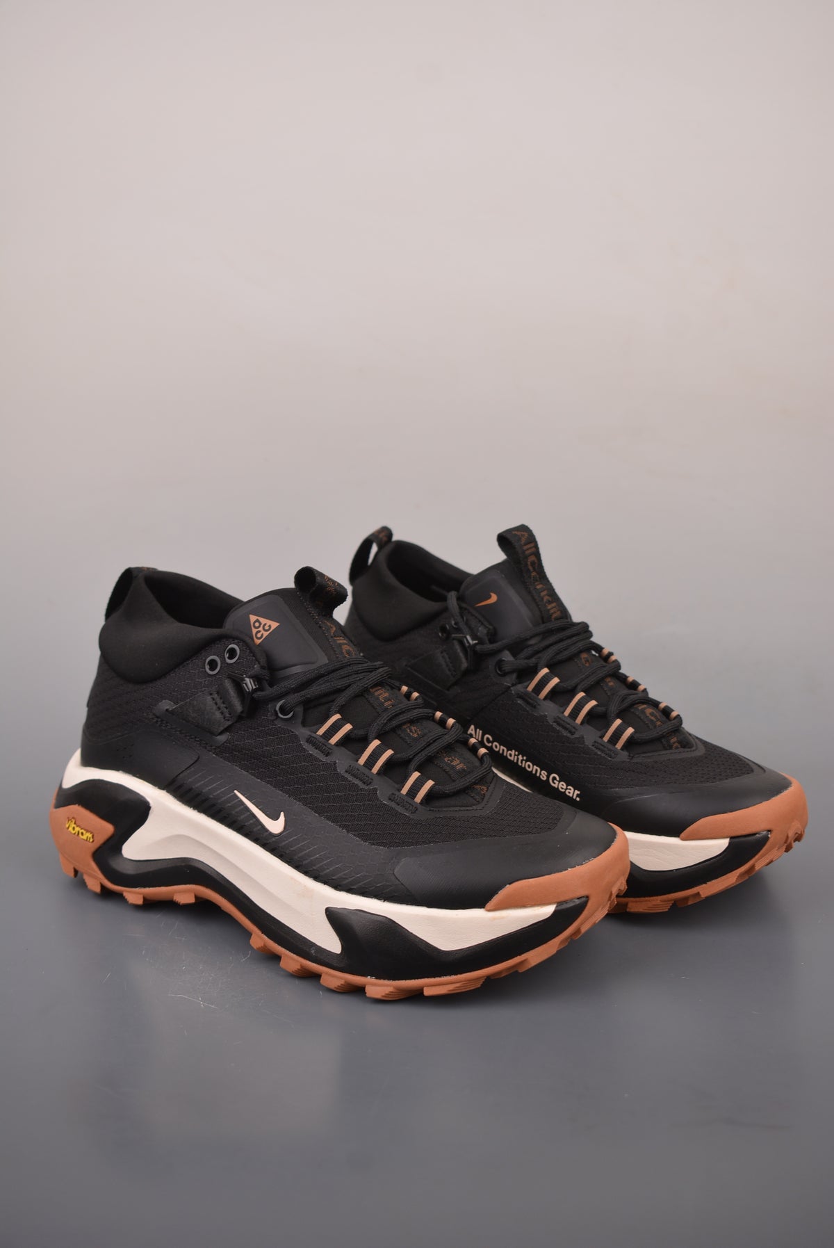 Nike ACG Mountain Fly Low GTX SE "Black / Anthracite" IO7854-002